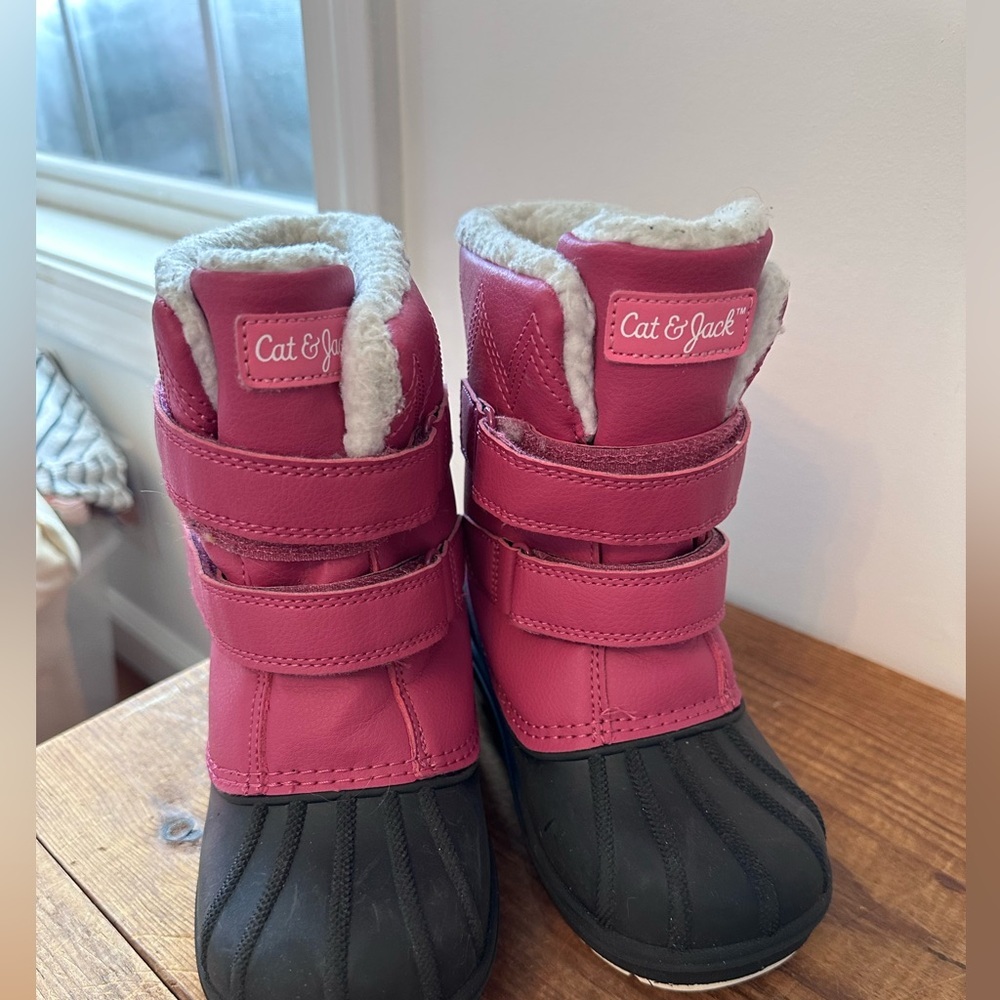 Target Kids Pink and White snow boots - Picture 2 of 6